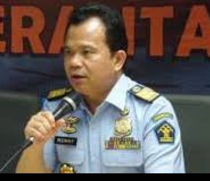 Mantan Dirjen Imigrasi Ronny Sompie Dukung Pemerintah Hentikan  Kebijakan Bebas Visa Kunjungan Untuk 159 Negara