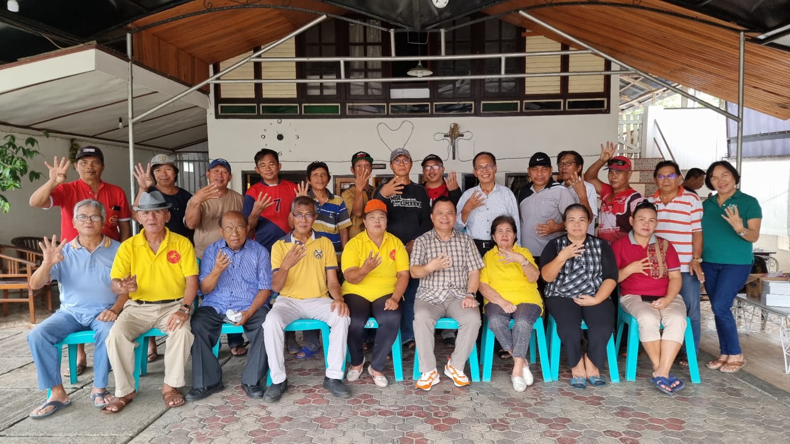 “Curhat” Petani Lembean Mengenai Pupuk Bersubsidi dan Kendalanya; Ronny Sompie Berikan Solusi