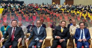 Ronny Sompie Hadiri Wisuda universitas borobudur