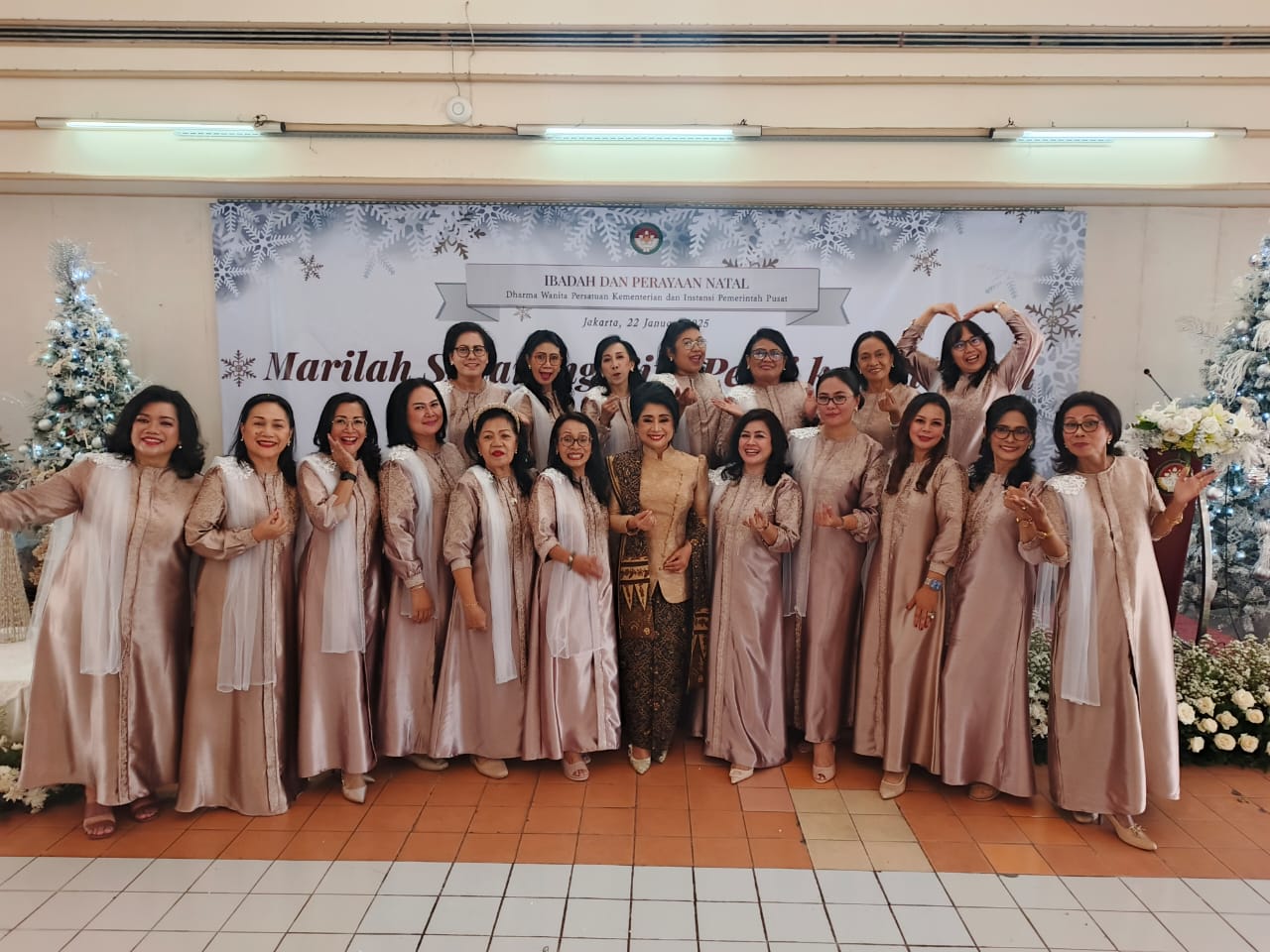 Persekutuan Doa Oikumene Adriella Dharma Wanita Pusat Sukses Gelar Ibadah Natal & Tahun Baru 2025